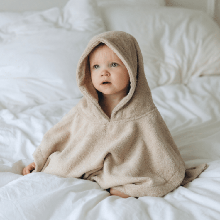 Poncho met kap  SAND